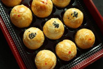 Dolly DyZulueta - Egg yolk cakes are Taiwan-style mooncakes - philstar.com - Philippines - Taiwan - Manila