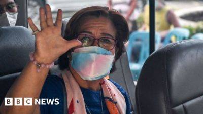 Leila de Lima: Philippine court grants bail to Duterte drugs war critic