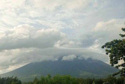 Mayon spews lava anew - philstar.com - Philippines