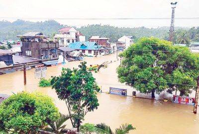 Thousands displaced as floods hit Eastern Visayas