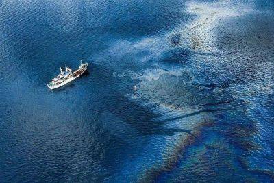 Oil spill booms installed near sunken Vietnamese ship