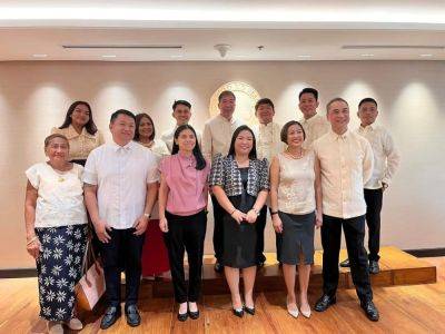 Abby Binay - Lani Cayetano - Loyalty check? Newly-elected EMBO barangay officials take oath before Makati Mayor Binay - rappler.com - county Hall - city Taguig