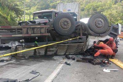 3 dead in collision of 3 large hauler trucks