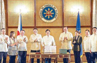 Amenah Pangandaman - Sara Duterte - Neil Jayson Servallos - Marcos Duterte - Marcos - National - Marcos Jr. signs P5.768 trillion national budget for 2024 - philstar.com - Philippines - city Manila, Philippines