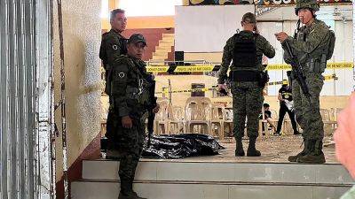 Romeo Brawner - Gilberto Teodoro - Deadly bomb attack on catholic mass in the Philippines kills four and injures dozens - euronews.com - Philippines - state Mindanao - Isil - city Manila - city Marawi