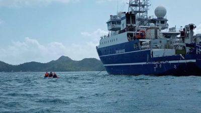 Teodoro Locsin-Junior - Armand Balilo - Alarm raised over Chinese ship intrusion in Philippine waters - aljazeera.com - Philippines - China - Manila