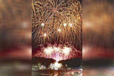 Paris Olympics - Fireworks, weapons light skies as world enters 2024 - philstar.com - Philippines - India - France - China - Hong Kong - Denmark - Ukraine - Israel - Greece - city Jakarta - city Santa - city New York - city Manila, Philippines