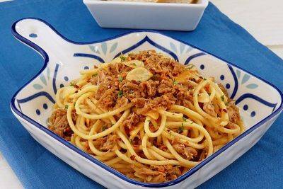 Recipe: Add Adobo Flakes to Aglio e Olio