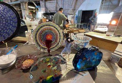Rose M.Afinidad - Deni Rose M AfinidadBernardo - WATCH: The art of Murano glass blowing - philstar.com - Italy - county Island