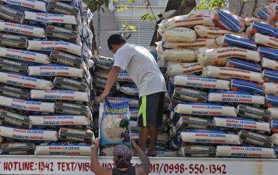 DSWD: Giving cash more practical than bags of rice