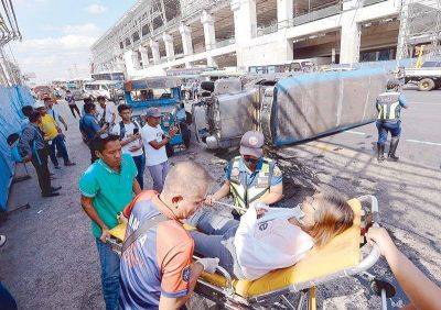 11 hurt in 3-jeepney crash