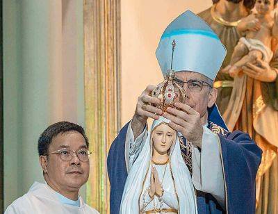 Arlie O Calalo - Papal Nuncio 'crowns' Valenzuela's Fatima image - manilatimes.net - Philippines - Vatican - city Valenzuela - county Brown - county Charles