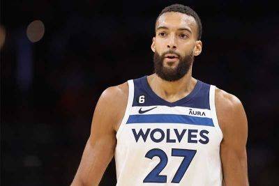 NBA fines T-Wolves center Gobert $100,000 for payoff gesture