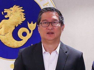 Palace mourns death of SEC commissioner