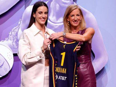 Basketball - Caitlin Clark - College basketball phenom Caitlin Clark selected first in WNBA draft - philstar.com - Usa - Los Angeles - New York - county Clark - state Indiana - state South Carolina - state Connecticut - city Manila - state Iowa