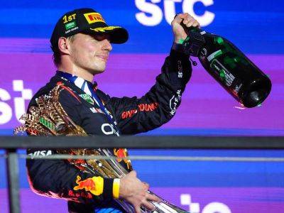 Max Verstappen - Lewis Hamilton - Verstappen says he's happy at Red Bull so 'no reason' to leave - philstar.com - China - Bahrain - city Shanghai, China