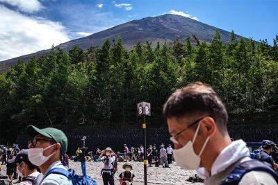 Agence FrancePresse - Japan town to block Mount Fuji view from troublesome tourists - philstar.com - Japan - city Tokyo, Japan