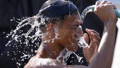 Video. Heatwave prompts millions to stay home from school