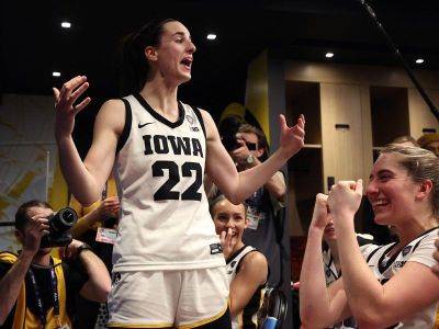Clark-led Iowa advances to US women's college basketball final