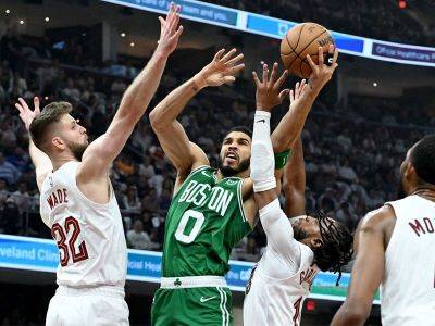 Jaylen Brown - Jayson Tatum - Donovan Mitchell - Jarrett Allen - Darius Garland - Celtics hold off depleted Cavs to take 3-1 NBA series lead - philstar.com - Los Angeles - city Boston - city Manila