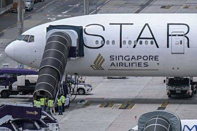 Singapore Airlines tightens seatbelt policy after deadly turbulence - philstar.com - Usa - Singapore - Thailand - Australia - city London - city Bangkok - city Singapore