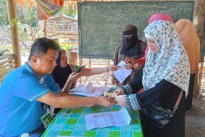 Islamic teachers receive stipends from Cotabato provincial gov't