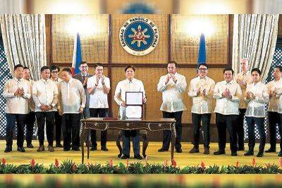 Marcos signs law creating Negros Island Region