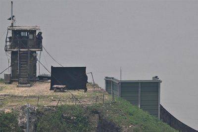 North Korea building roads, walls inside Demilitarized Zone — Yonhap