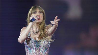 Taylor Swift - Travis Kelce - UK fans wonder if Taylor Swift will say 'So long, London' after Eras Tour - apnews.com - Usa - Britain - county Swift - city Kansas City