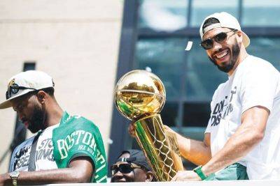 Victory parade ng Celtics dinumog | Pilipino Star Ngayon