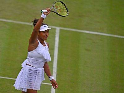 Osaka wins first match at Wimbledon since 2018