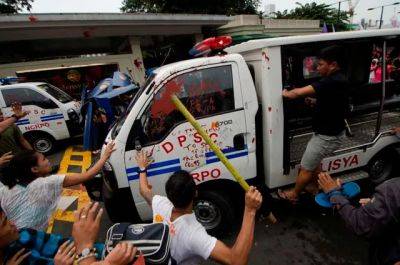 Metro Manila - Oscar Albayalde - Court orders arrest of cop who drove vehicle that ran over protesters in 2016 - rappler.com - Philippines - Usa - city Manila, Philippines