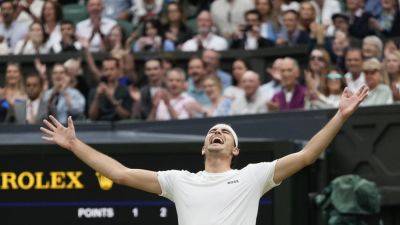 Taylor Fritz - Alexander Zverev - Lorenzo Musetti - Taylor Fritz beats Alexander Zverev at Wimbledon. Novak Djokovic gets into it with the crowd - apnews.com - Usa - state California