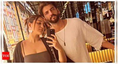 Zaheer Iqbal shares a glamorous photos of his wife Sonakshi Sinha from their Philippines honeymoon - See inside - timesofindia.indiatimes.com - Philippines