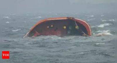 Armando Balilo - Terra Nova - Philippine coast guard says oil leaking from sunken tanker - timesofindia.indiatimes.com - Philippines - county Bay - city Manila, county Bay