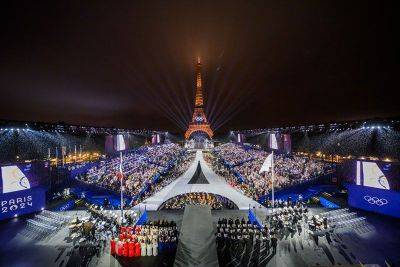 Paris wants to keep balloon, Olympic landmarks after Games: mayor