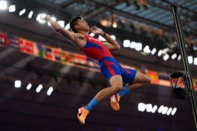 Ralph Edwin Villanueva - Paris Olympics - Armand Duplantis - Sam Kendricks - Obiena slides to No. 3 in world pole vault rankings - philstar.com - Philippines - Usa - Australia - Sweden - France - China - Greece - city Paris - city Manila, Philippines