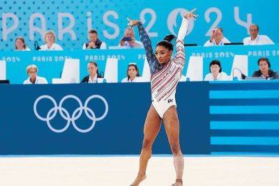 Olympics - Simone Biles - Biles greatest gymnast ever; gender issue erupts - philstar.com - Philippines - Usa - Italy - city Tokyo - city Paris - Algeria - city Manila, Philippines