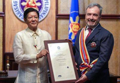 Marcos awards Order of Sikatuna to outgoing EU envoy Véron