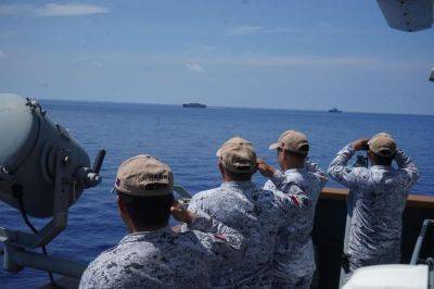 Philippine fleet conducts unilateral exercises in Subic Bay