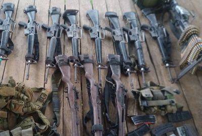 17 gunmen in Sultan Kudarat surrender to Army, yield rifles, machineguns