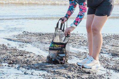 Coastal cleanup draws 74,075 volunteers