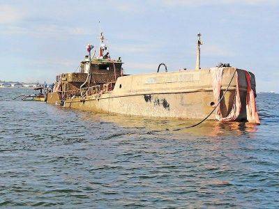 Sunken tanker Jason Bradley refloated