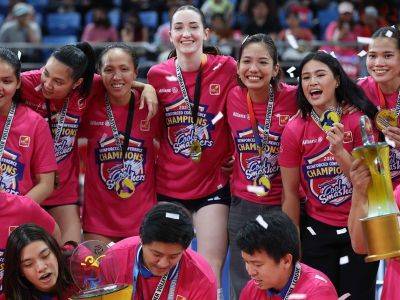 Luisa Morales - Alyssa Valdez - Staunton embraces luck with Creamline amid PVL Reinforced Conference conquest - philstar.com - Philippines - Usa - Georgia - city Manila, Philippines