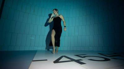 Belgian photographer and Austrian freediver set new record for deepest underwater shoot