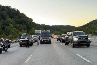 Manhunt underway in US after Kentucky highway shooting